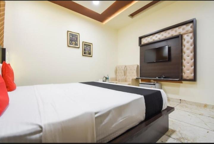 Hotel Ravi Residency Джаландхар Екстериор снимка